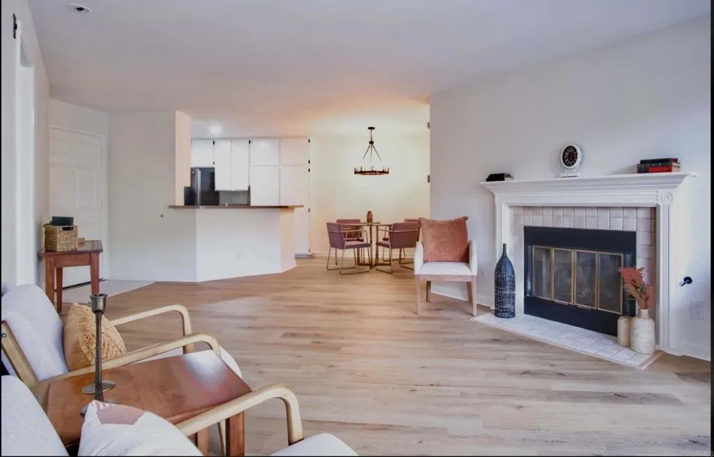 7067 Camino Revueltos UNIT 310, San Diego, CA, 92111