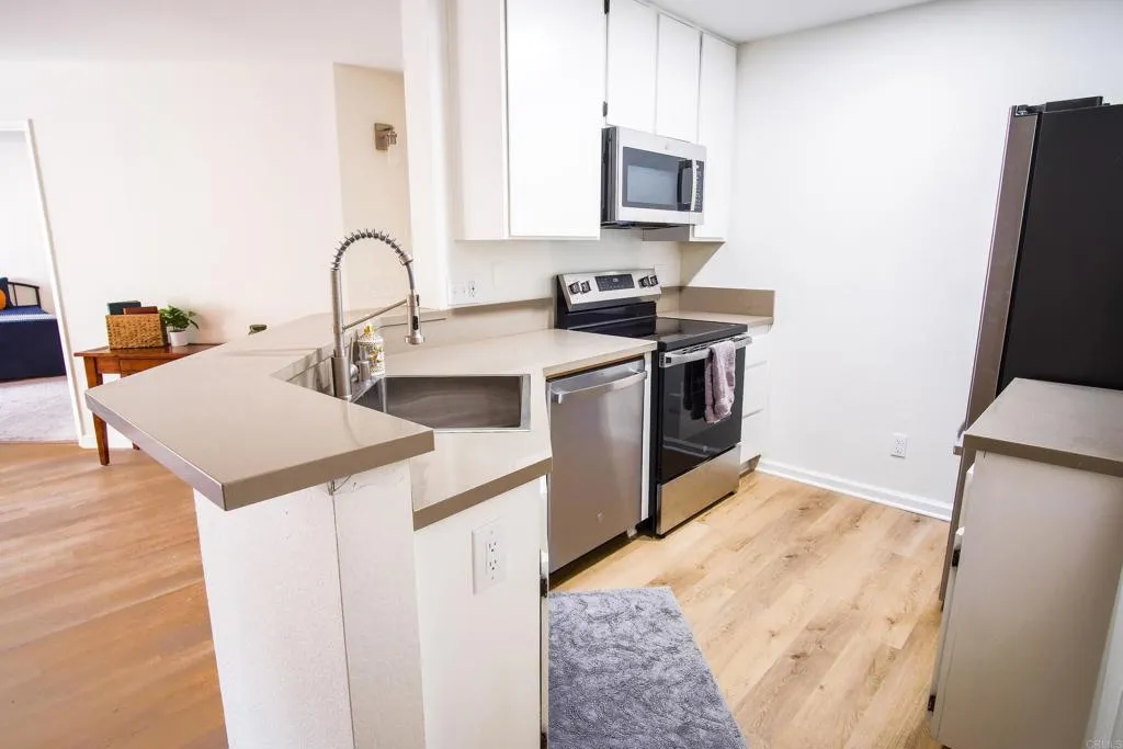 7067 Camino Revueltos UNIT 310, San Diego, CA, 92111