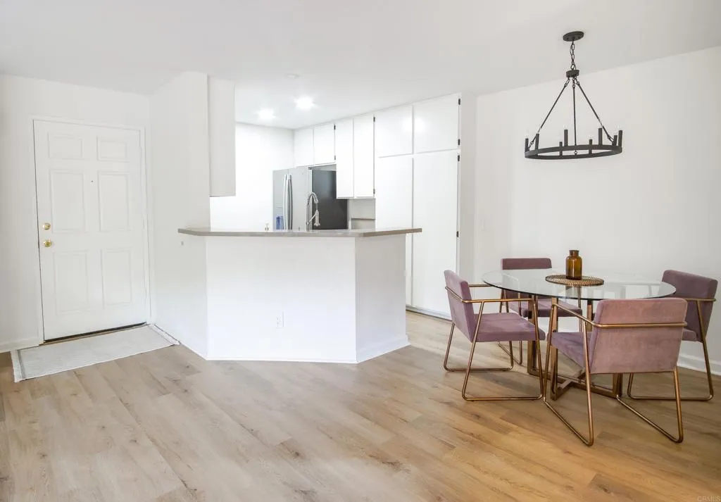 7067 Camino Revueltos UNIT 310, San Diego, CA, 92111