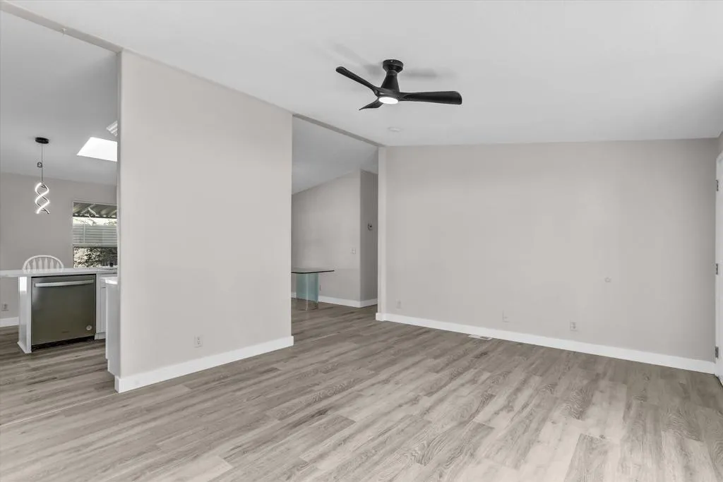 https://cdn.realtyfeed.com/cdn/127/306640266/316e30047020ccd47b5f1de53d855157.webp