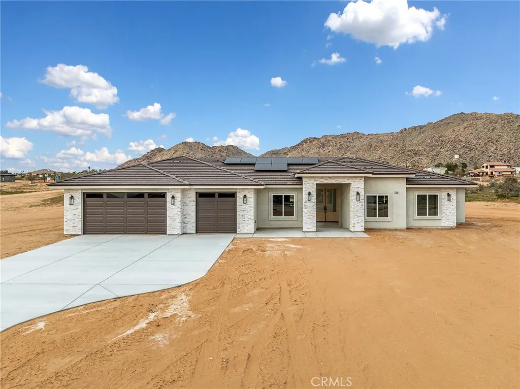 Apple Valley, CA 92307