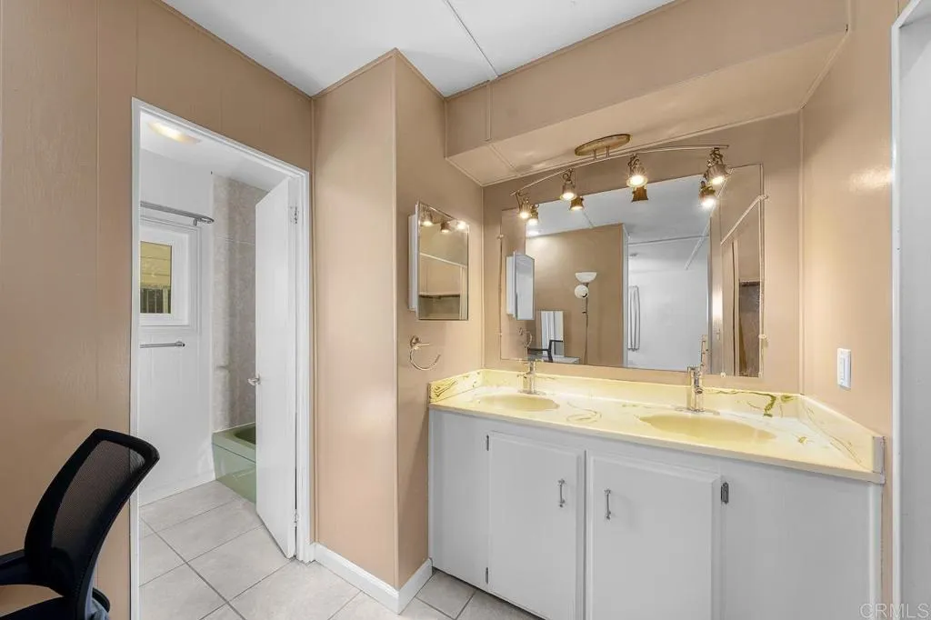https://cdn.realtyfeed.com/cdn/127/306640387/9b743680ba49e9b6dae2070de5bb5261.webp