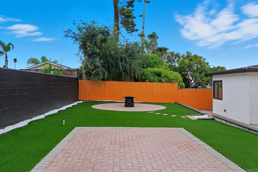 https://cdn.realtyfeed.com/cdn/127/306640438/4893f26222e8fc14edb8b0c128d8b637.webp
