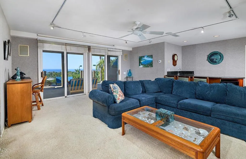https://cdn.realtyfeed.com/cdn/127/306640449/77f175b5d1a91976e7b6ffcf21aeeb72.webp