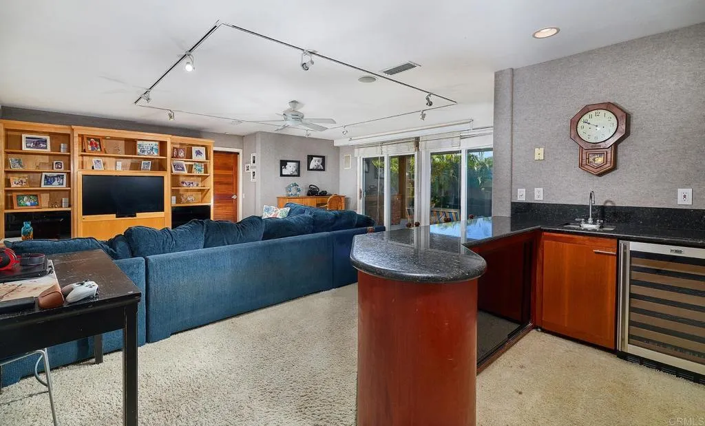 https://cdn.realtyfeed.com/cdn/127/306640449/8d63604a5f9efde3d92d26e67cdc79d1.webp