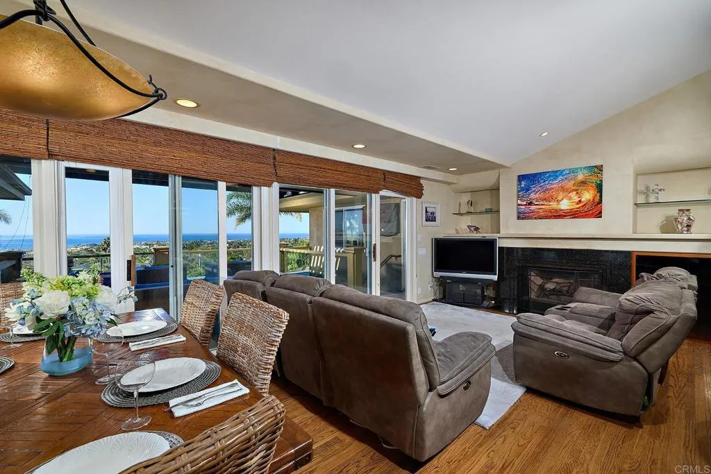 https://cdn.realtyfeed.com/cdn/127/306640449/c589b36b9c7775e68d2b4e3800eb8c6f.webp