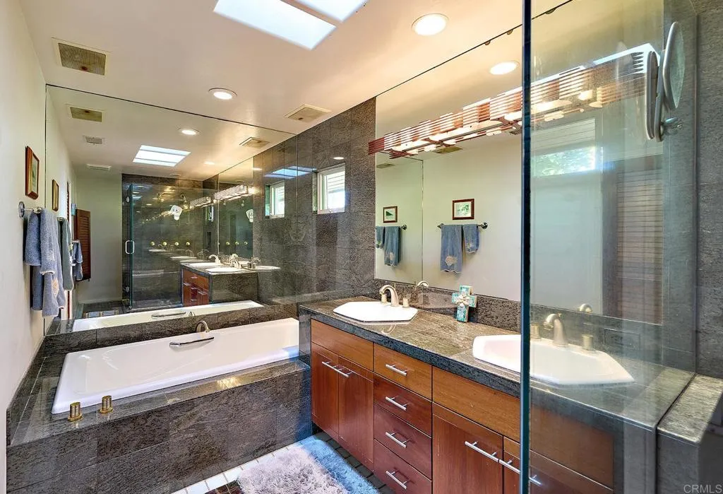 https://cdn.realtyfeed.com/cdn/127/306640449/cc6a734fe6b702098621e3618a0334b4.webp