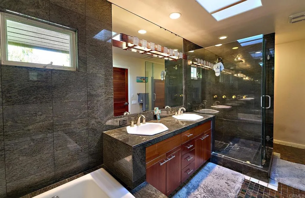 https://cdn.realtyfeed.com/cdn/127/306640449/e29ddf3714663506ed84c94b65eda457.webp