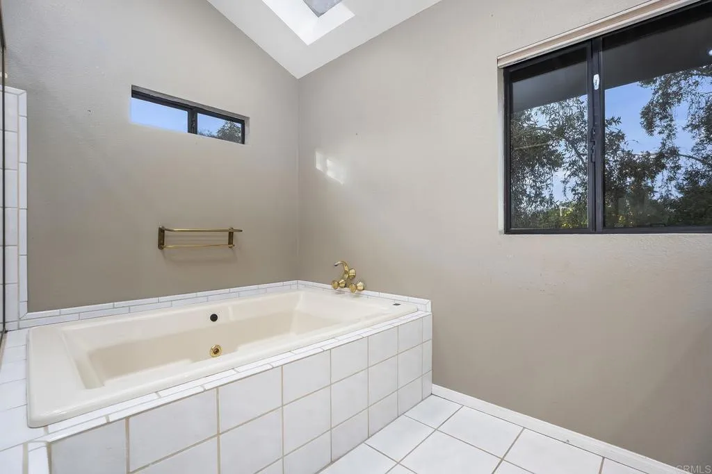 https://cdn.realtyfeed.com/cdn/127/306640535/be884e9724690f8d5490d937a16393ea.webp