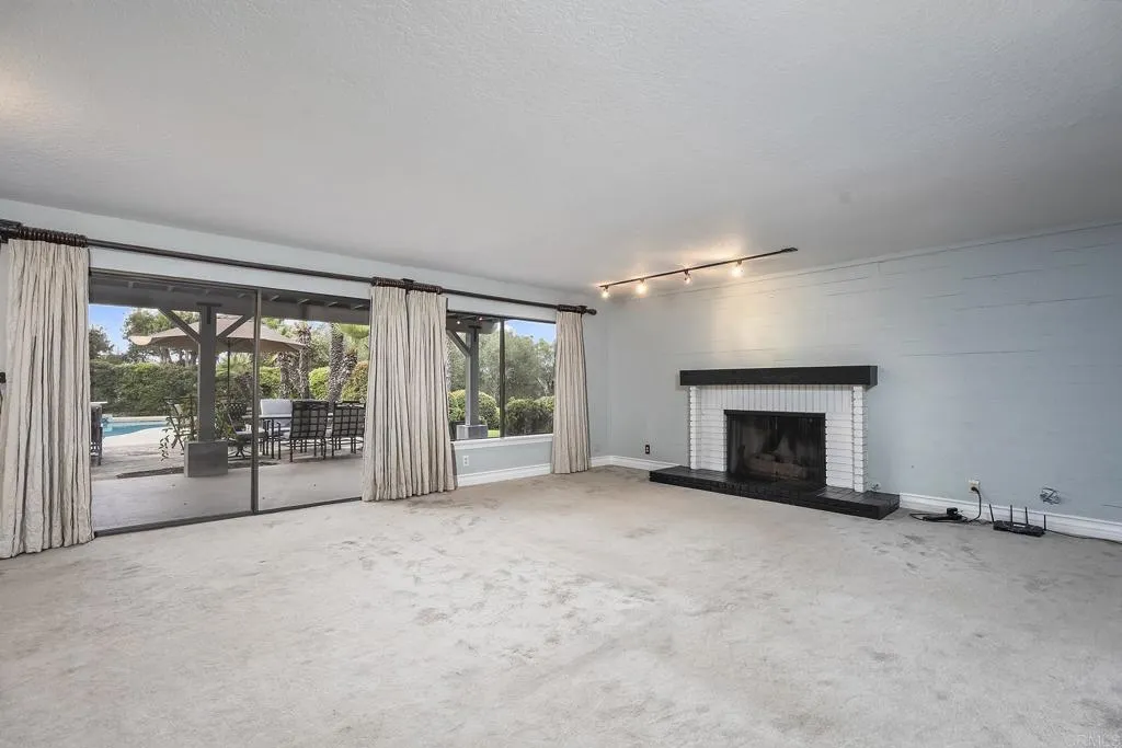 https://cdn.realtyfeed.com/cdn/127/306640535/cb0748dbd212198e4769e10312266254.webp