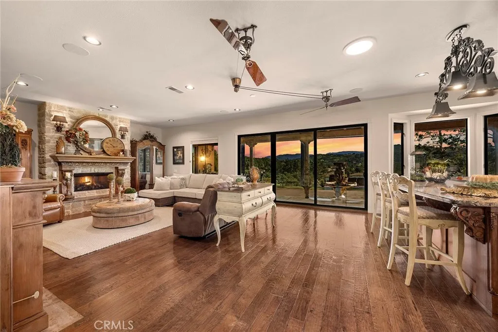 https://cdn.realtyfeed.com/cdn/127/306640538/217857d30885b68dc7564cc375aed364.webp