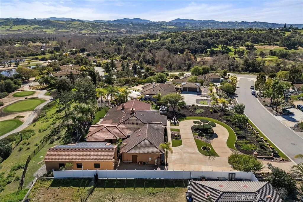 https://cdn.realtyfeed.com/cdn/127/306640538/26ee374040b246f4dad91bf809610d50.webp