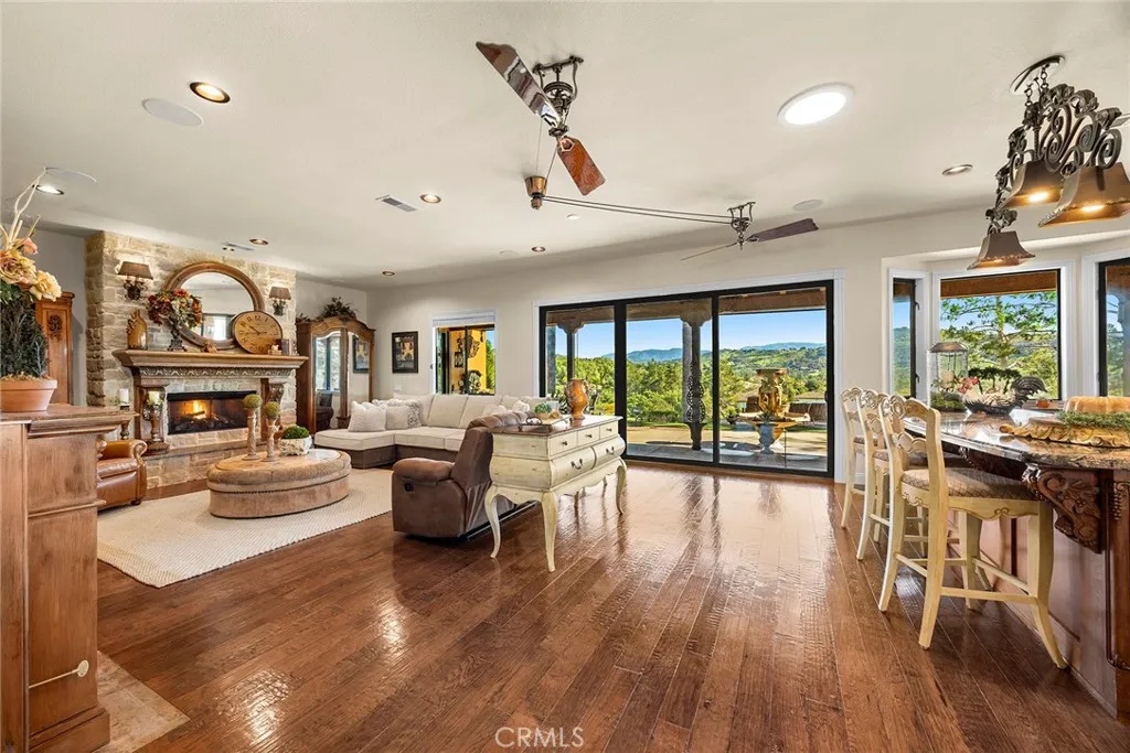 https://cdn.realtyfeed.com/cdn/127/306640538/d981f2db355815a2033330ea1f2ebbae.webp