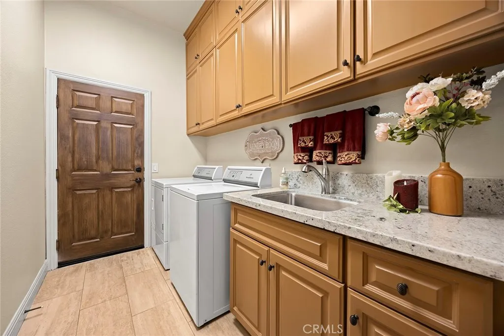 https://cdn.realtyfeed.com/cdn/127/306640538/f14bcc1751ce45aee87a239596cc395c.webp