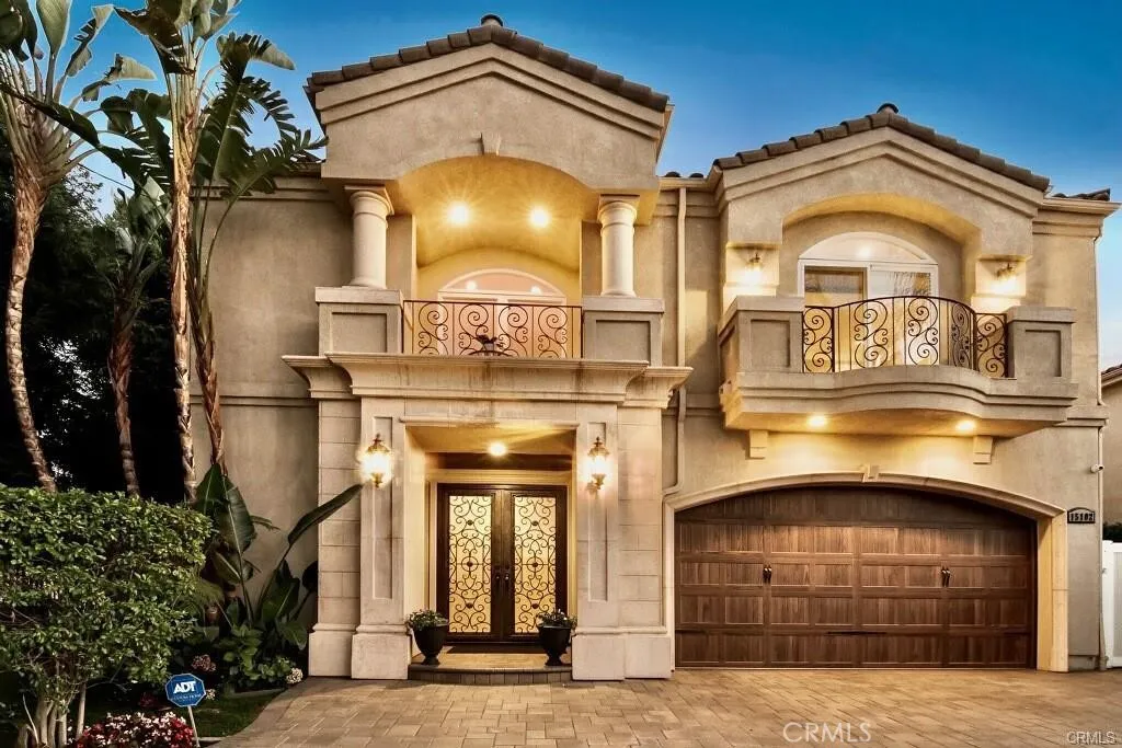 15102 Greenleaf Street, Sherman Oaks, CA, 91403
