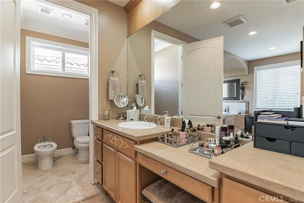 15102 Greenleaf Street, Sherman Oaks, CA, 91403