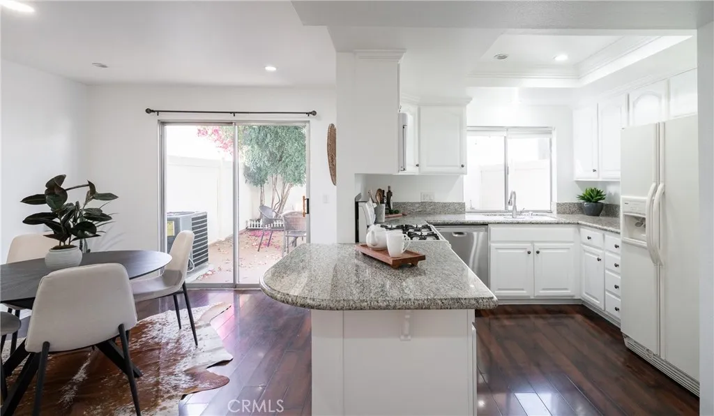 Thousand Oaks, CA 91361