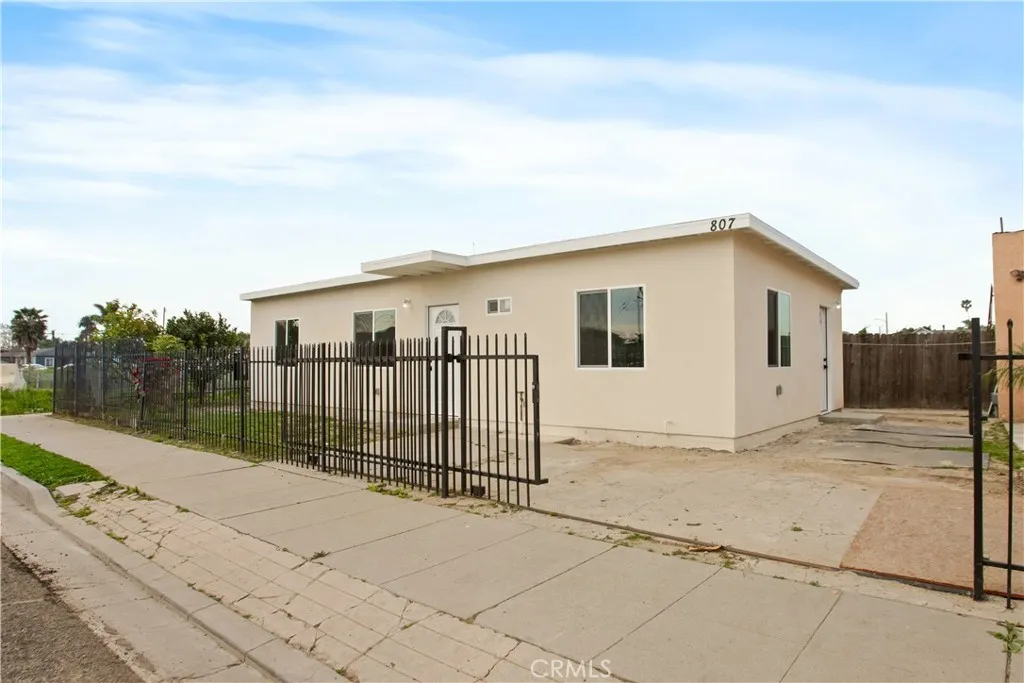 807 N N Kemp, Compton, CA 90220 - Photo 2 of 17, Compton, CA