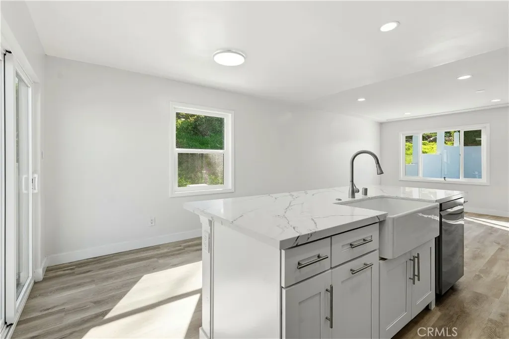 https://cdn.realtyfeed.com/cdn/127/306640639/26c4d88c41cf9d0281375b1783de5278.webp