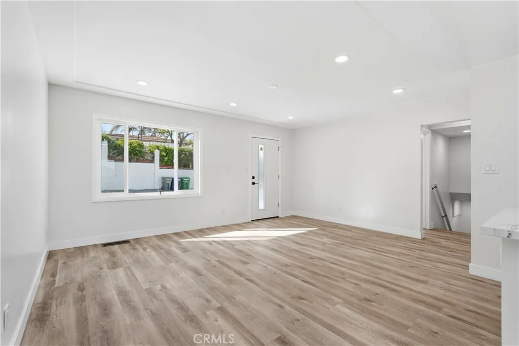https://cdn.realtyfeed.com/cdn/127/306640639/2aefeac079e8ae02ece2a5c9c96a9e7b.webp