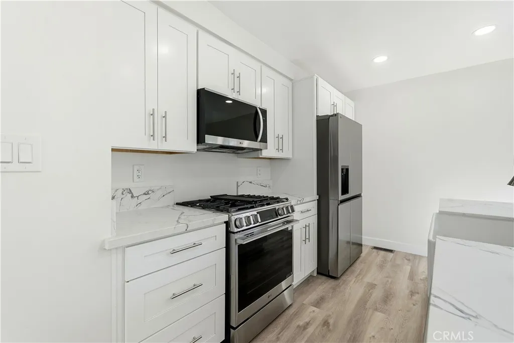 https://cdn.realtyfeed.com/cdn/127/306640639/41ebcad8758f13a79f4923bab539ce04.webp
