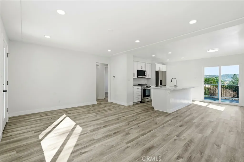 https://cdn.realtyfeed.com/cdn/127/306640639/7be9afa1bfaaed5804aad992aadce6db.webp