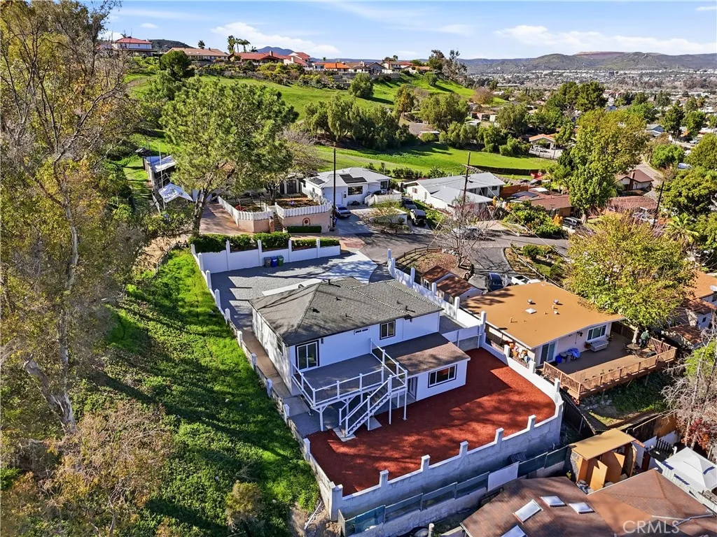 https://cdn.realtyfeed.com/cdn/127/306640639/87d3356eb5d21a27967e6c8b75fec4fa.webp