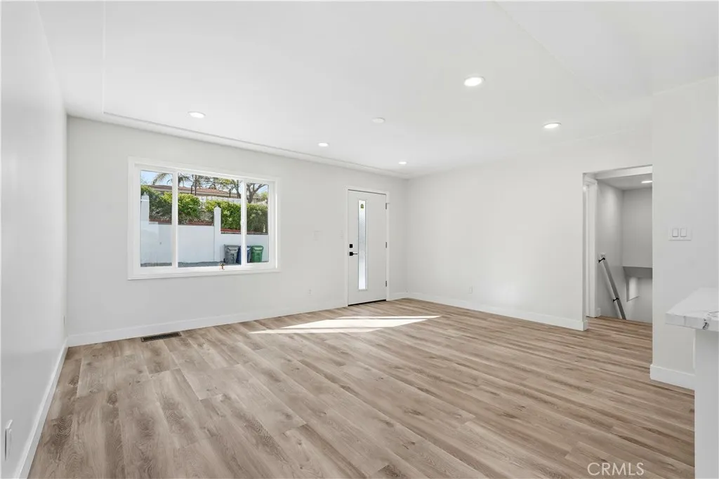 https://cdn.realtyfeed.com/cdn/127/306640639/ac56d09d941a1ccab625e89b3a013733.webp