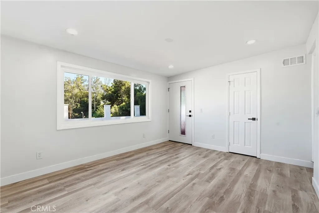 https://cdn.realtyfeed.com/cdn/127/306640639/f27901dc2136c24deadef4f0bf7dac1c.webp