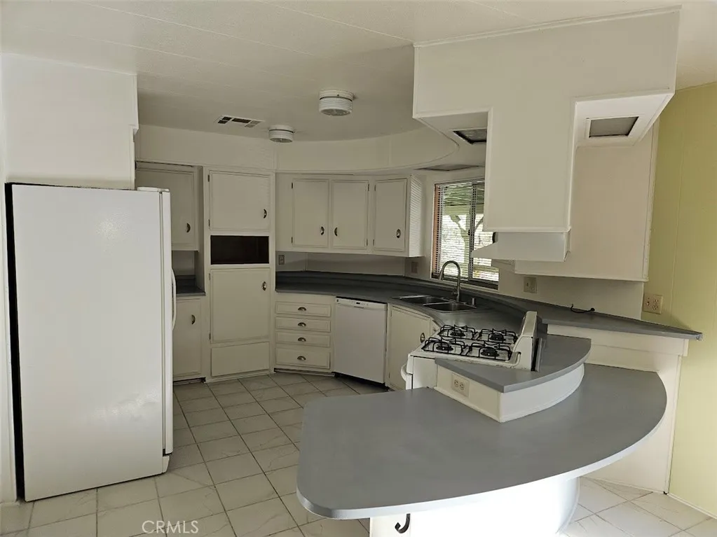 16705 Aleutian Drive, Pine Mountain Club, CA 93222 - Photo 3 of 17, Pine Mountain Club, CA