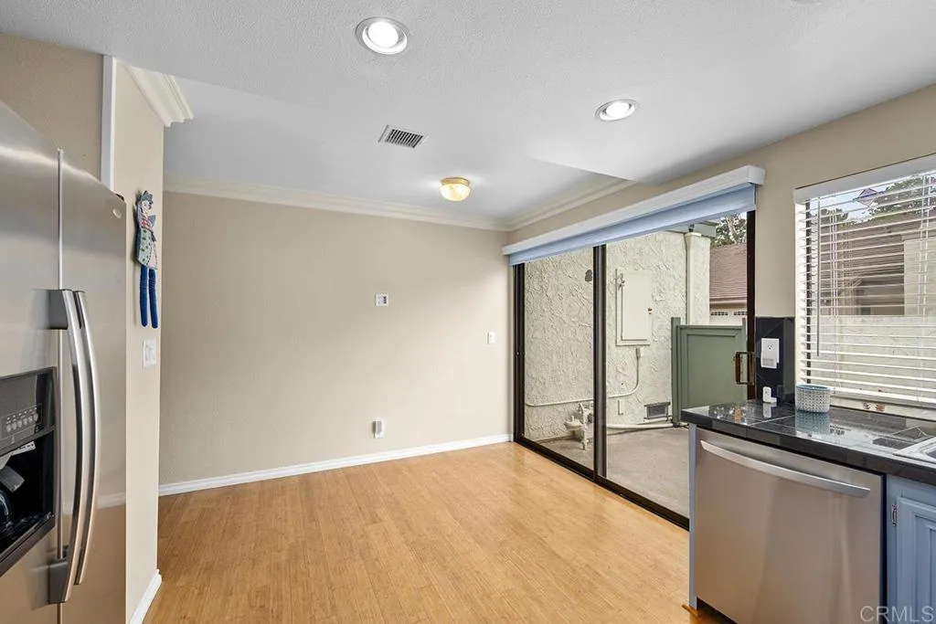 https://cdn.realtyfeed.com/cdn/127/306640722/98e8b71420125b2bc6b7797cf3fb209f.webp