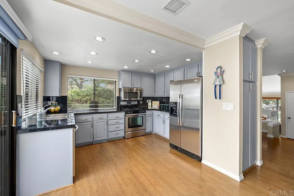 https://cdn.realtyfeed.com/cdn/127/306640722/cba346336be4127a0b1665bf0c635f44.webp
