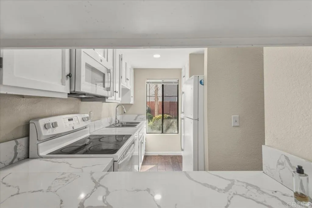 Photo #10: PTP2601059 Listing: Photo #10