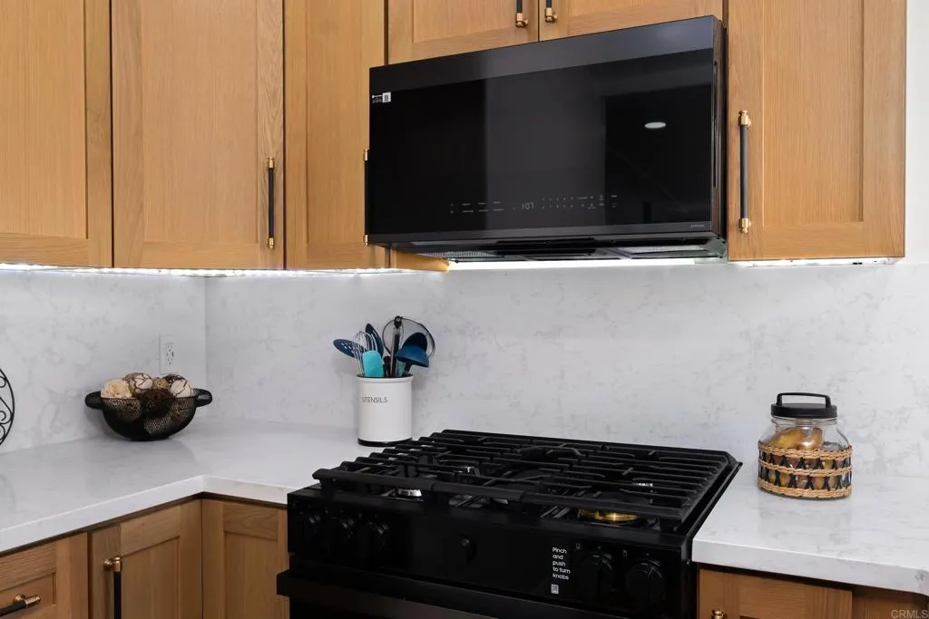 https://cdn.realtyfeed.com/cdn/127/306640803/357738872c11b394a69f6f830b3a6245.webp
