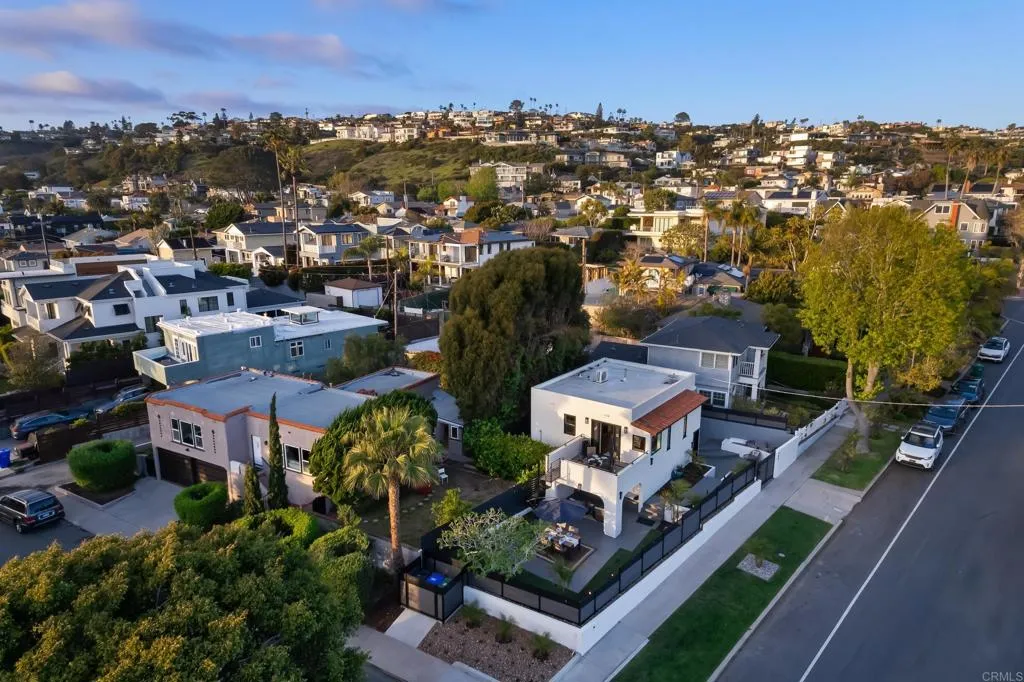 https://cdn.realtyfeed.com/cdn/127/306640803/571021700d74f910717b86d4f8b3e6db.webp