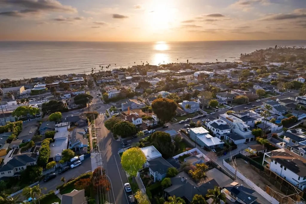 https://cdn.realtyfeed.com/cdn/127/306640803/edf6040264956042fb4aac934733a773.webp