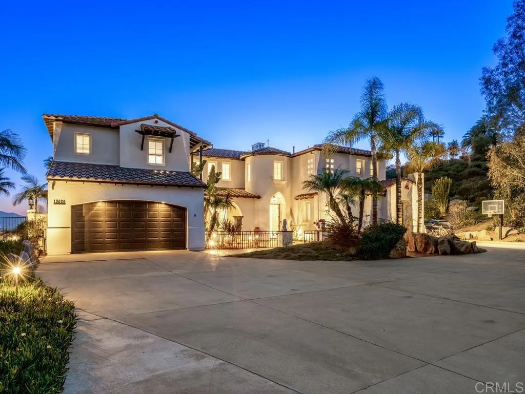 https://cdn.realtyfeed.com/cdn/127/306640865/b106f20c29d54f6548bdd129f176e7d5.webp