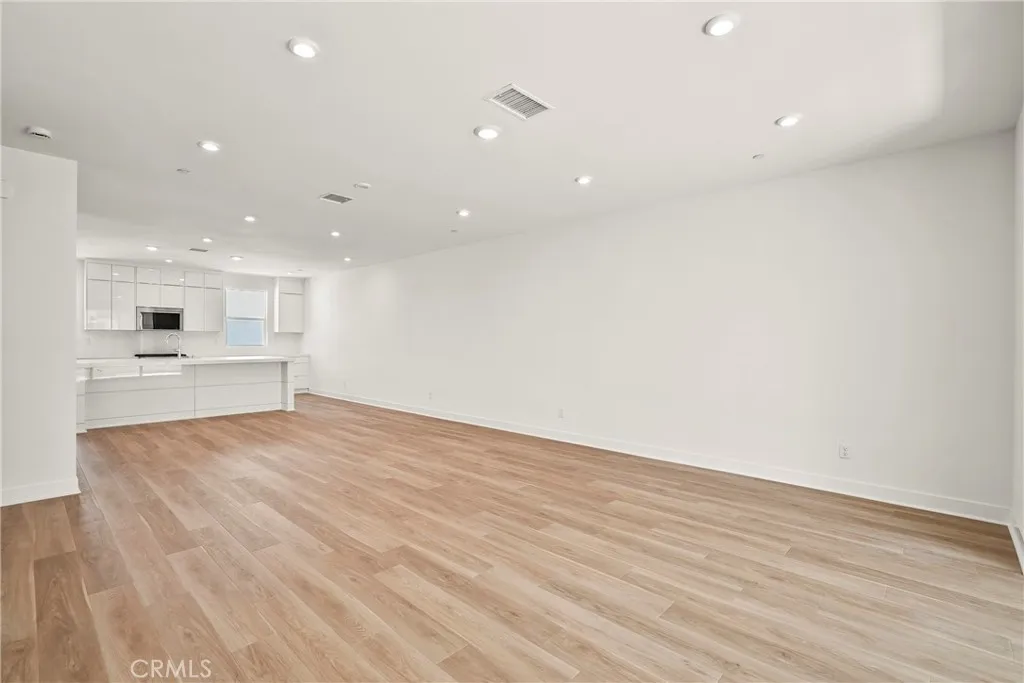 Photo #4: OC26030768 Listing: Photo #4