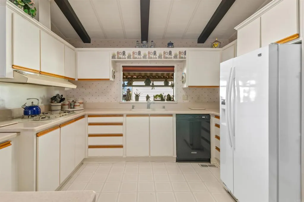 https://cdn.realtyfeed.com/cdn/127/306640929/cfbaa696d81e81a872a355419591887d.webp