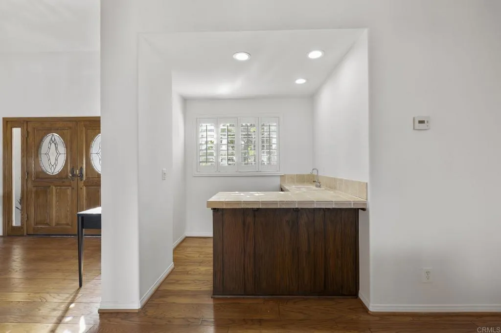 https://cdn.realtyfeed.com/cdn/127/306640962/81a5527de3904654f804da734d0c2053.webp
