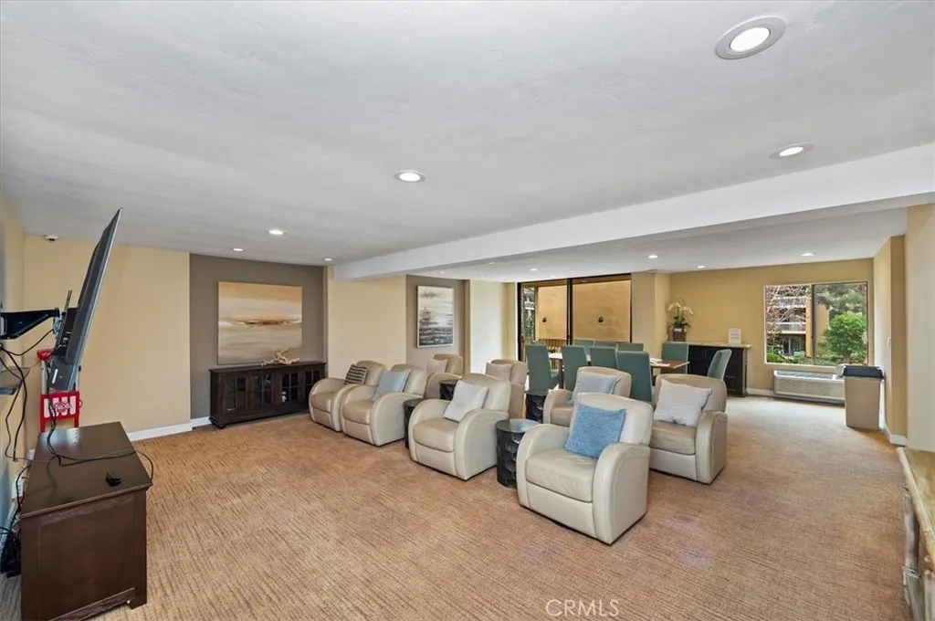 https://cdn.realtyfeed.com/cdn/127/306640971/5faeaf53cc0f8aa5f95f9daf6f2da55c.webp