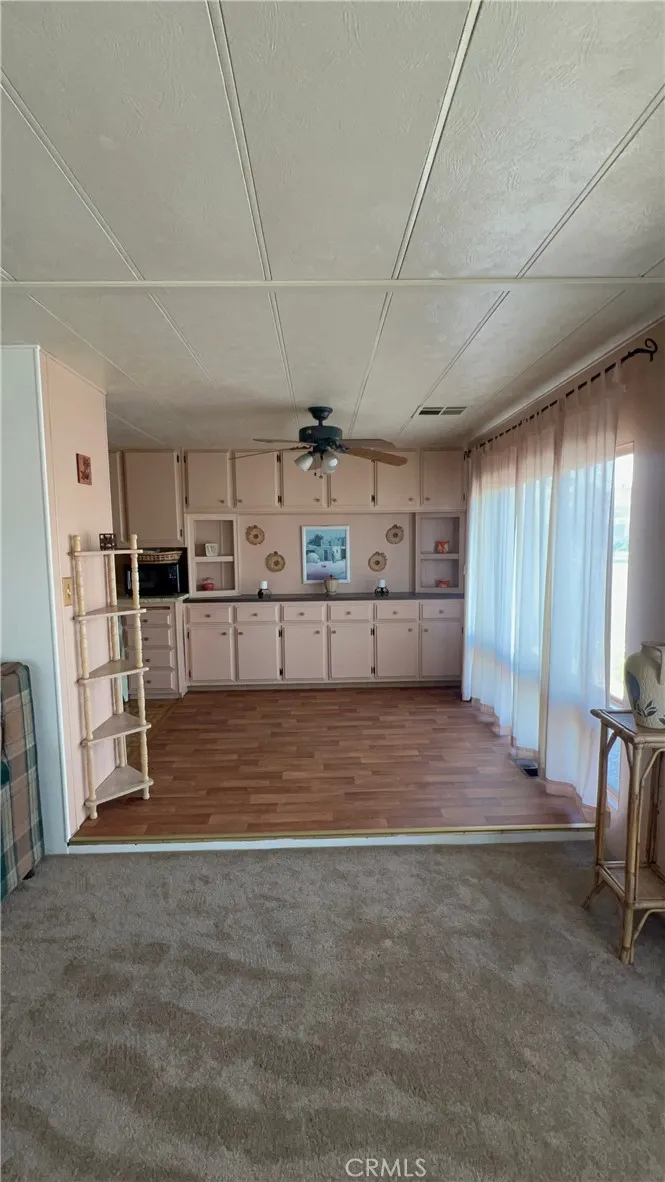 https://cdn.realtyfeed.com/cdn/127/306640997/0272e4e6d2a9dde21cb2f1f582c56b87.webp