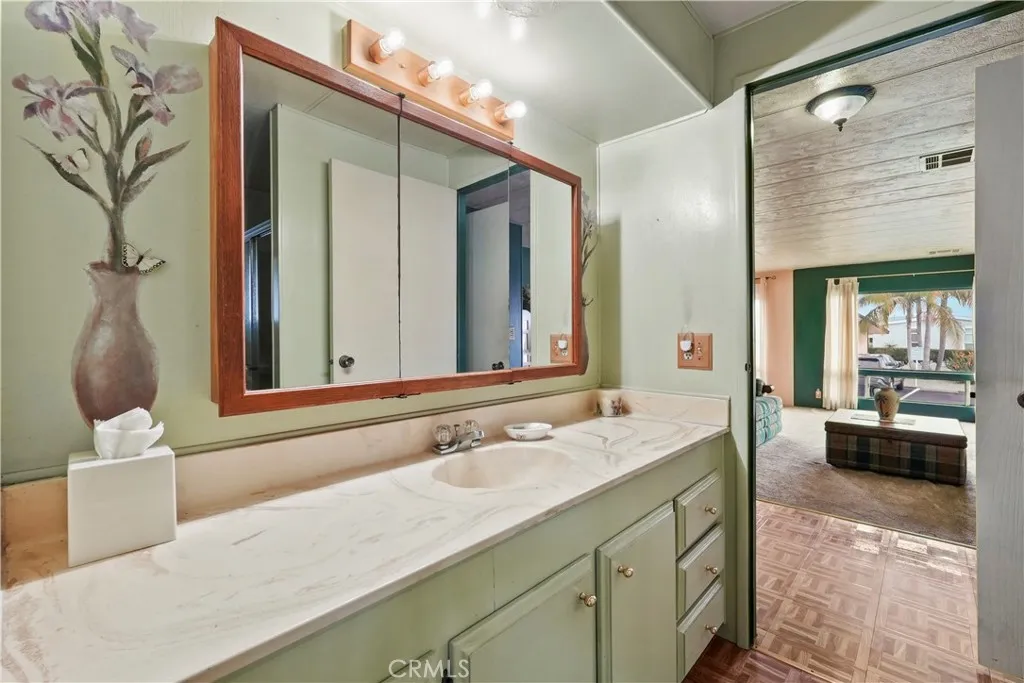 https://cdn.realtyfeed.com/cdn/127/306640997/0aa5e75c6d1ec123a799d26ace96e88e.webp