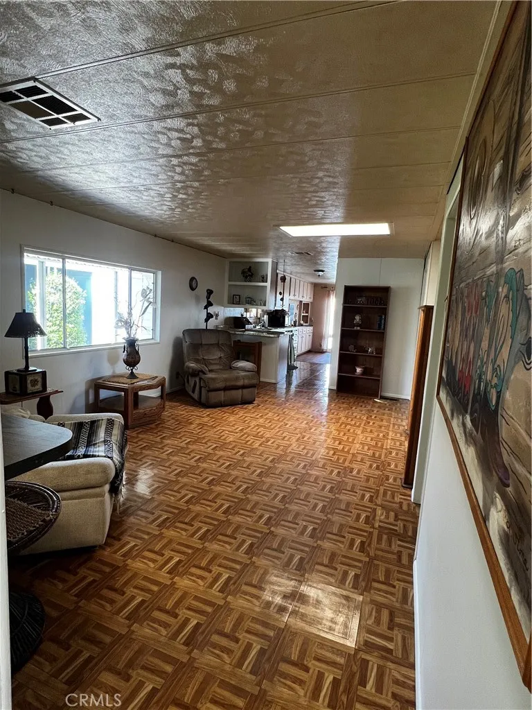 https://cdn.realtyfeed.com/cdn/127/306640997/1225f76f0321bbbc5c095b73cba6c1f7.webp