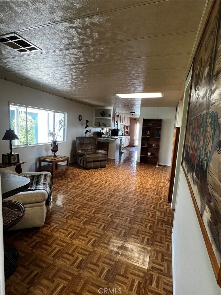 https://cdn.realtyfeed.com/cdn/127/306640997/310ec3d8e867d329f1df808c2e30e4b8.webp