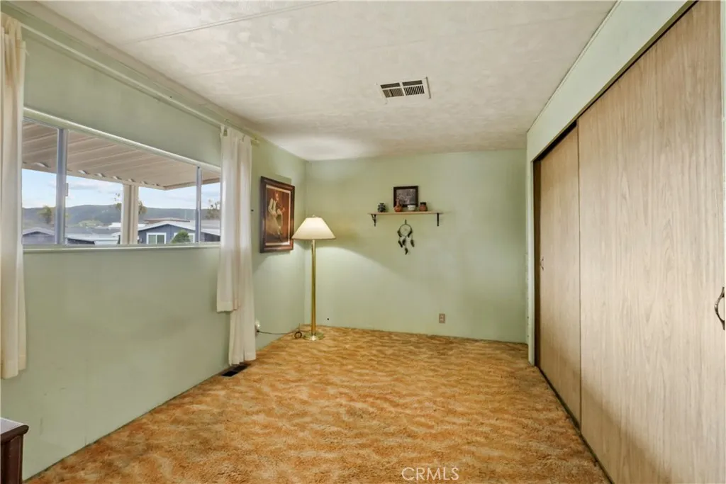 https://cdn.realtyfeed.com/cdn/127/306640997/5acd62ddd16308863e0a457155357d19.webp