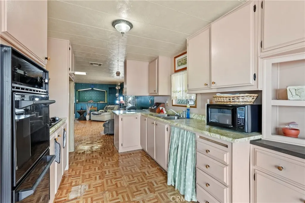 https://cdn.realtyfeed.com/cdn/127/306640997/61a1bd6c736af9642fb1e8e2e96c726d.webp