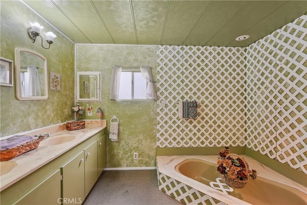 https://cdn.realtyfeed.com/cdn/127/306640997/677e8f36a890a148cee2dd92763a7e53.webp
