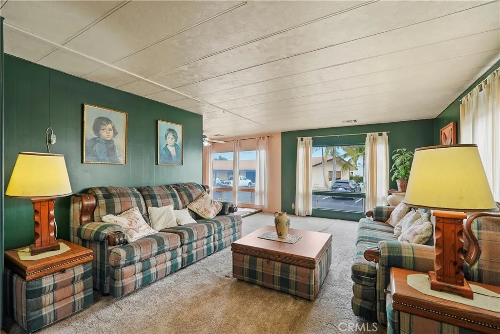 https://cdn.realtyfeed.com/cdn/127/306640997/97f15363690d69eeb9bb2292e45f3e8b.webp