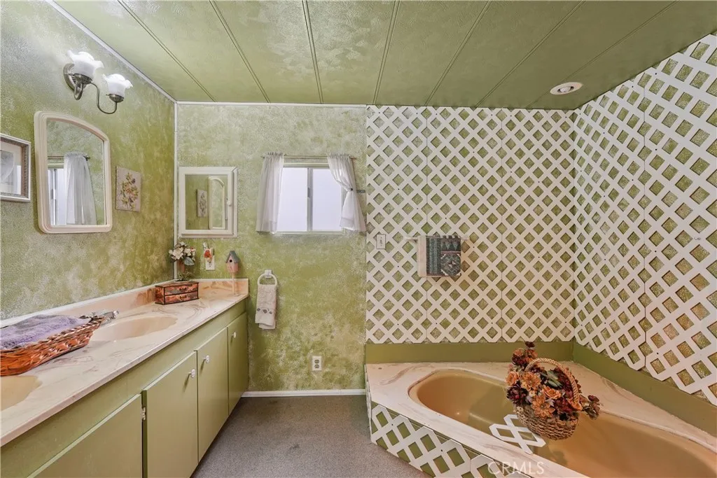https://cdn.realtyfeed.com/cdn/127/306640997/af9e9f542d7f0b118bbcb94a465839da.webp